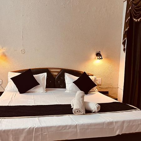 Hotel Royal Respite - Luxury Comfort ! Travellers Delight ! Budget Friendly ! Prime Location ! Guest Favourite Rishikesh Exterior photo