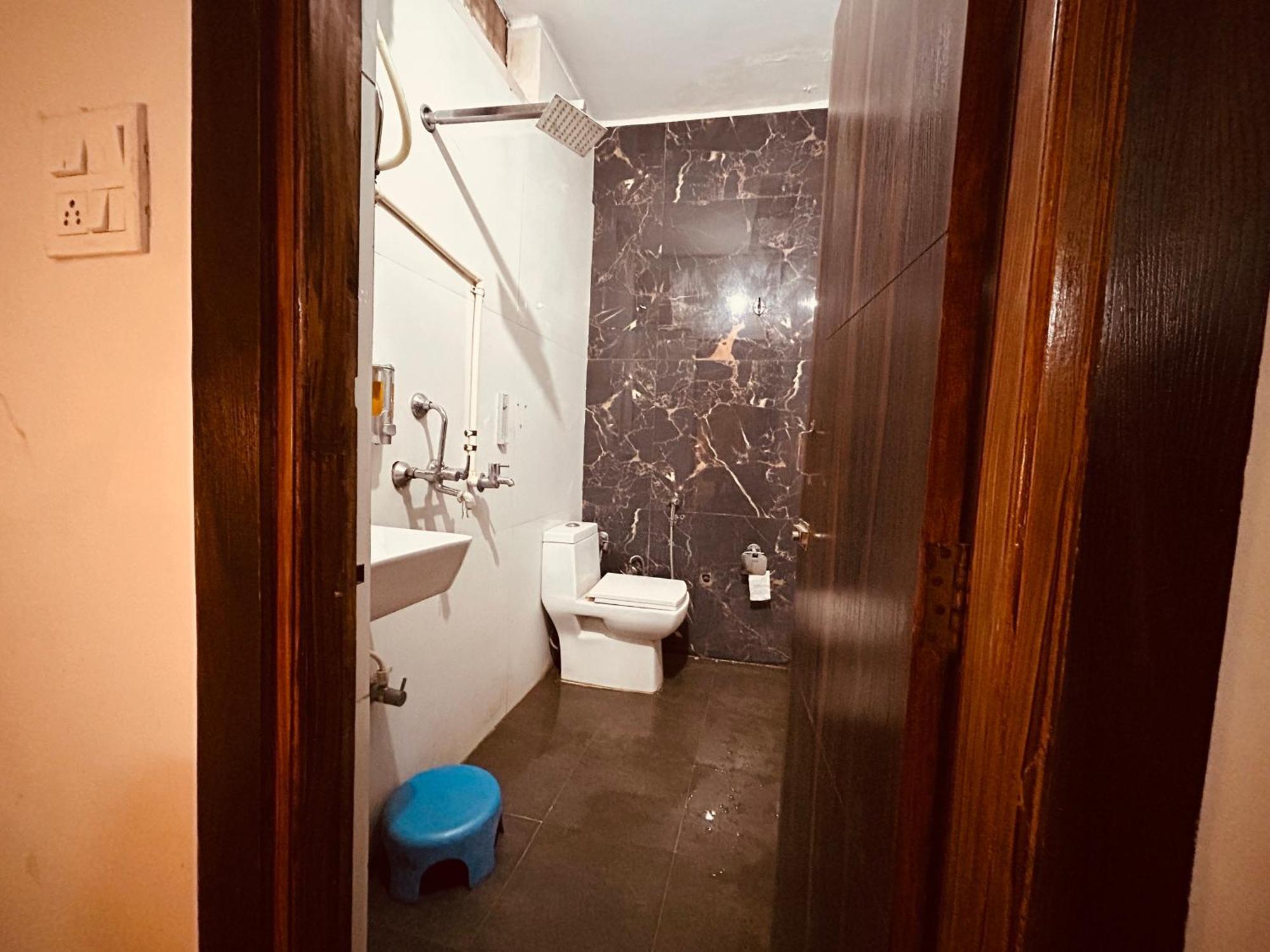 Hotel Royal Respite - Luxury Comfort ! Travellers Delight ! Budget Friendly ! Prime Location ! Guest Favourite Rishikesh Exterior photo
