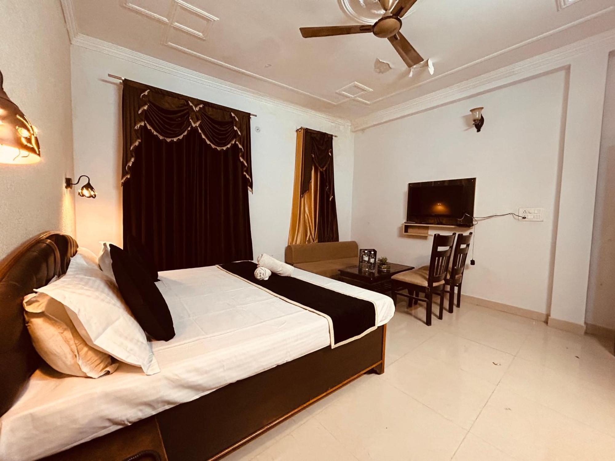 Hotel Royal Respite - Luxury Comfort ! Travellers Delight ! Budget Friendly ! Prime Location ! Guest Favourite Rishikesh Exterior photo