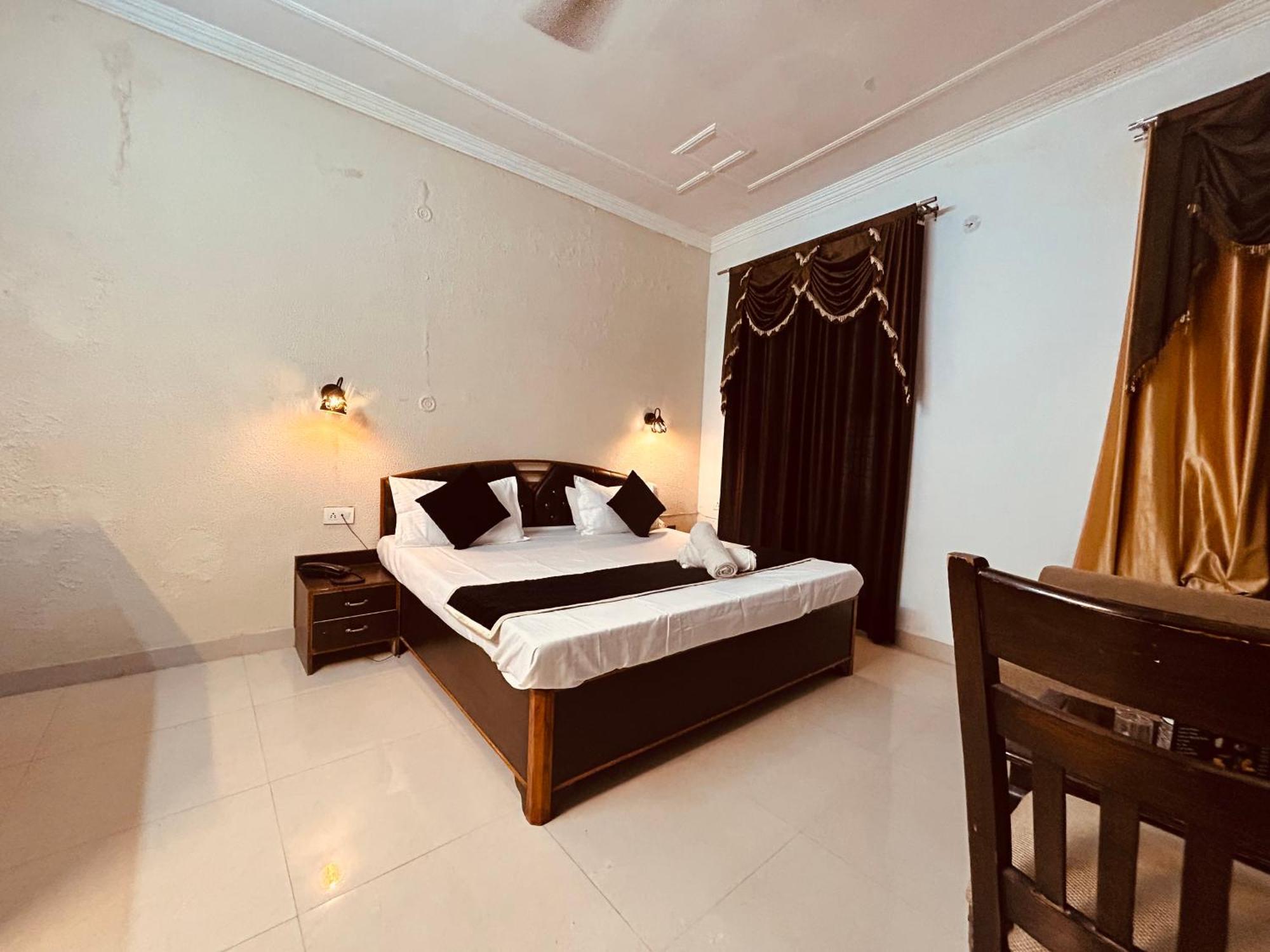 Hotel Royal Respite - Luxury Comfort ! Travellers Delight ! Budget Friendly ! Prime Location ! Guest Favourite Rishikesh Exterior photo