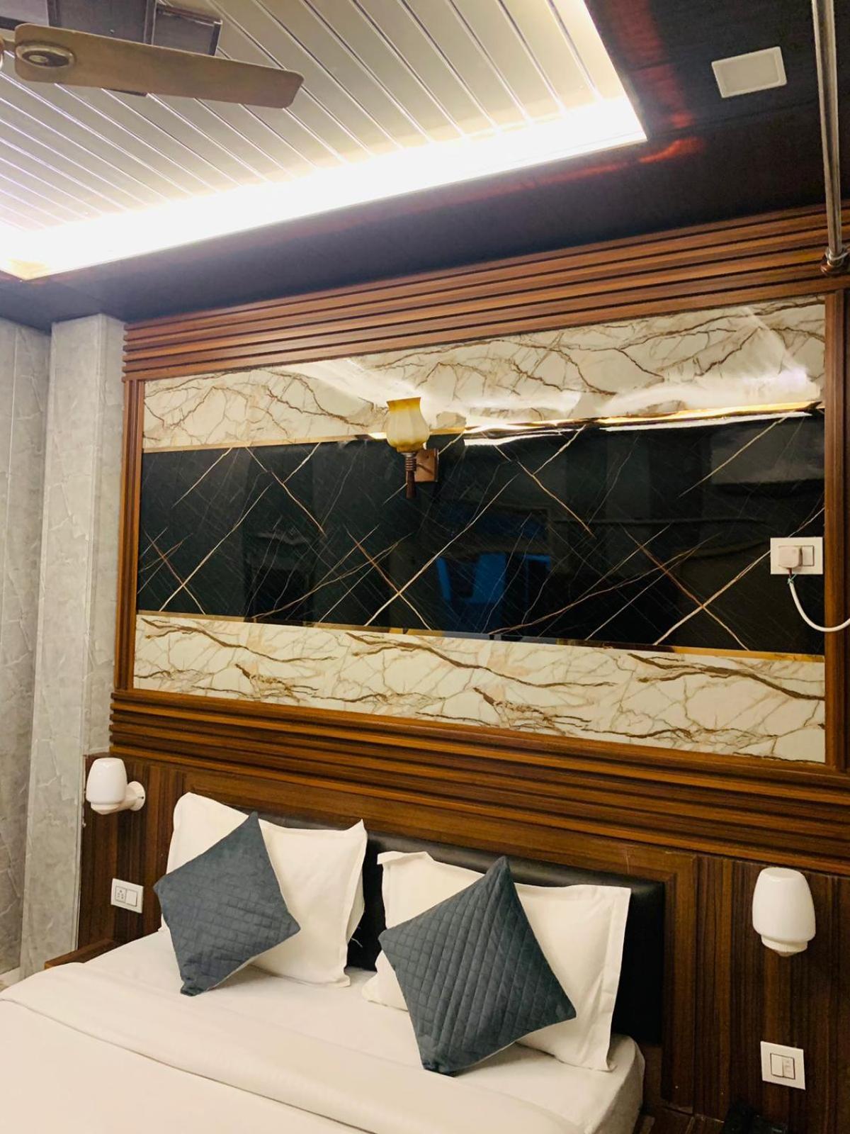 Hotel Royal Respite - Luxury Comfort ! Travellers Delight ! Budget Friendly ! Prime Location ! Guest Favourite Rishikesh Exterior photo