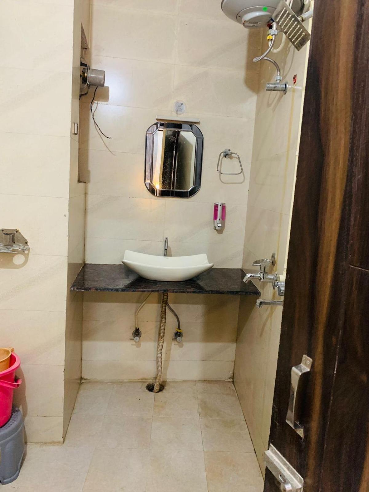 Hotel Royal Respite - Luxury Comfort ! Travellers Delight ! Budget Friendly ! Prime Location ! Guest Favourite Rishikesh Exterior photo