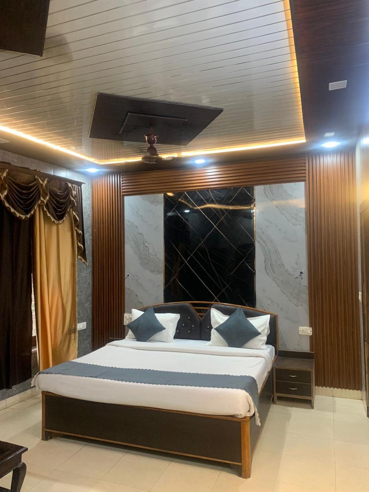 Hotel Royal Respite - Luxury Comfort ! Travellers Delight ! Budget Friendly ! Prime Location ! Guest Favourite Rishikesh Exterior photo